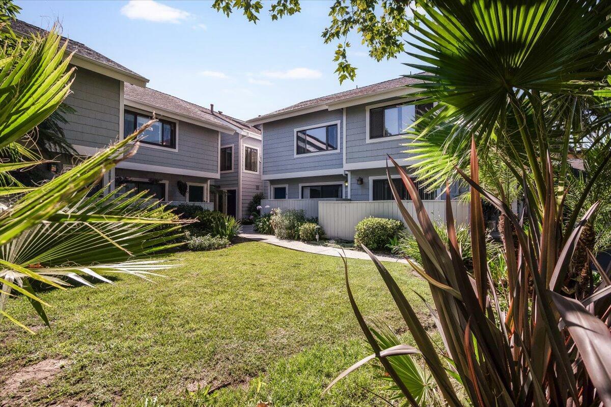 Property Photo:  611 W Sola Street 6  CA 93101 