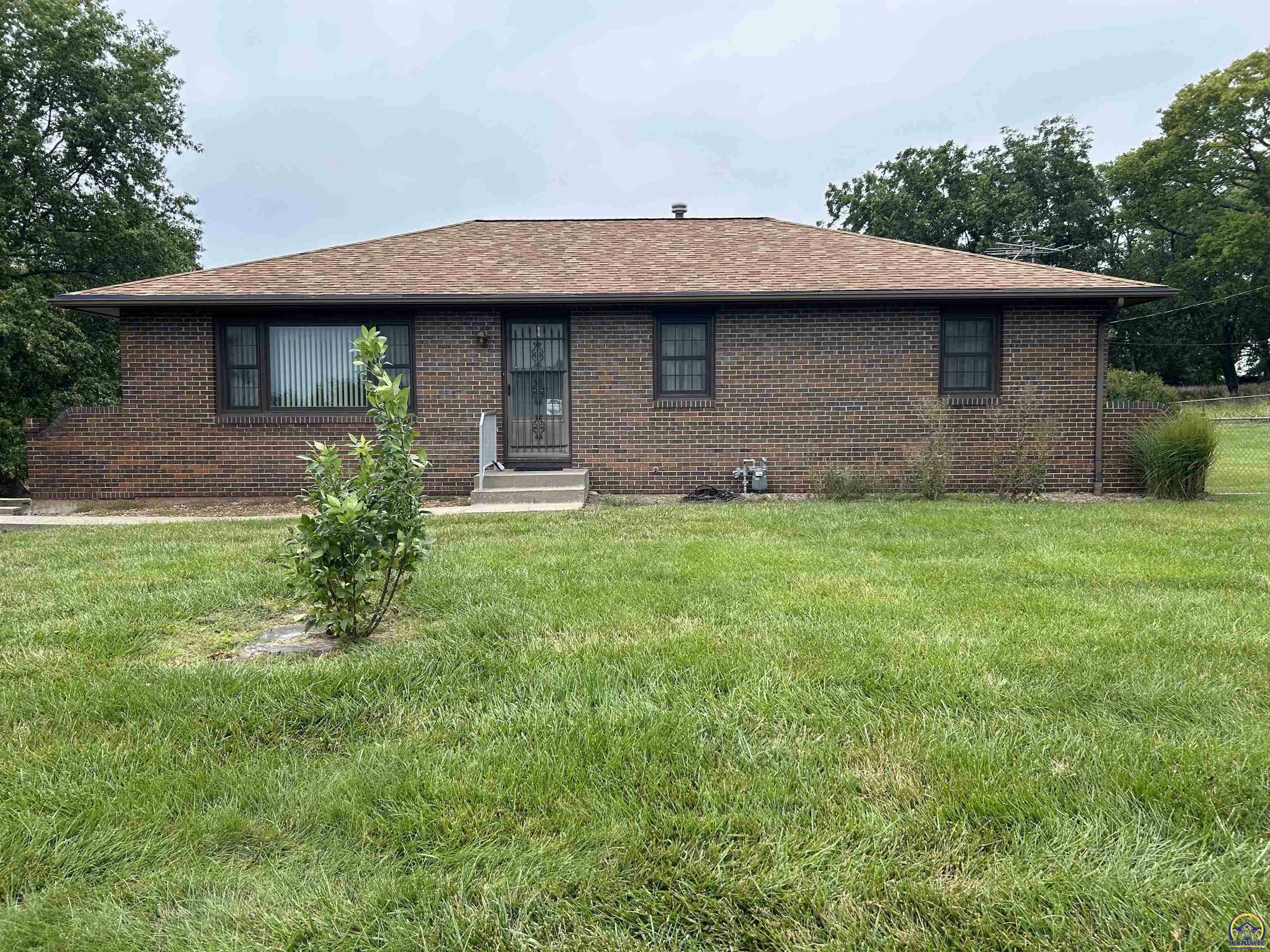 Property Photo:  920 NW 39th St  KS 66618 