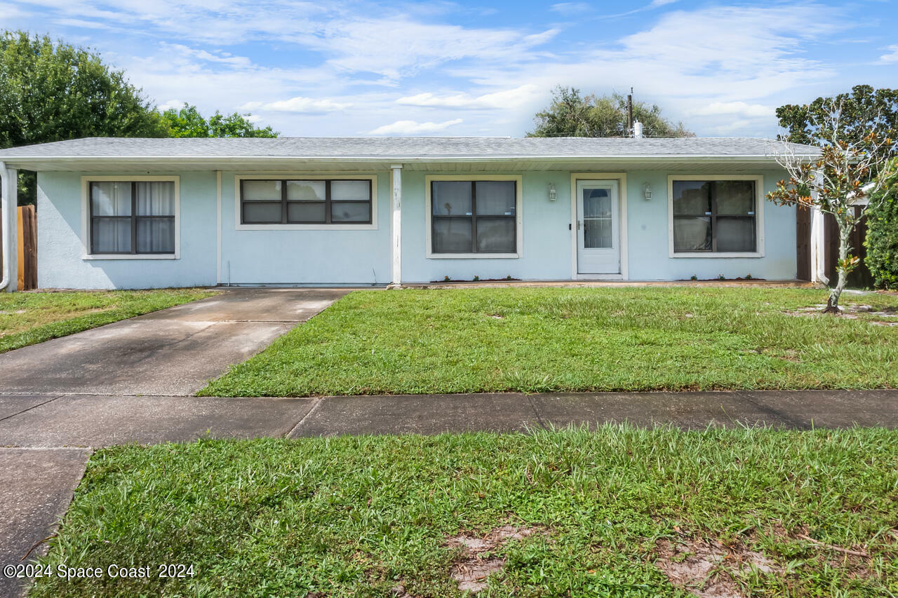 Property Photo:  2292 Lakeview Drive  FL 32935 