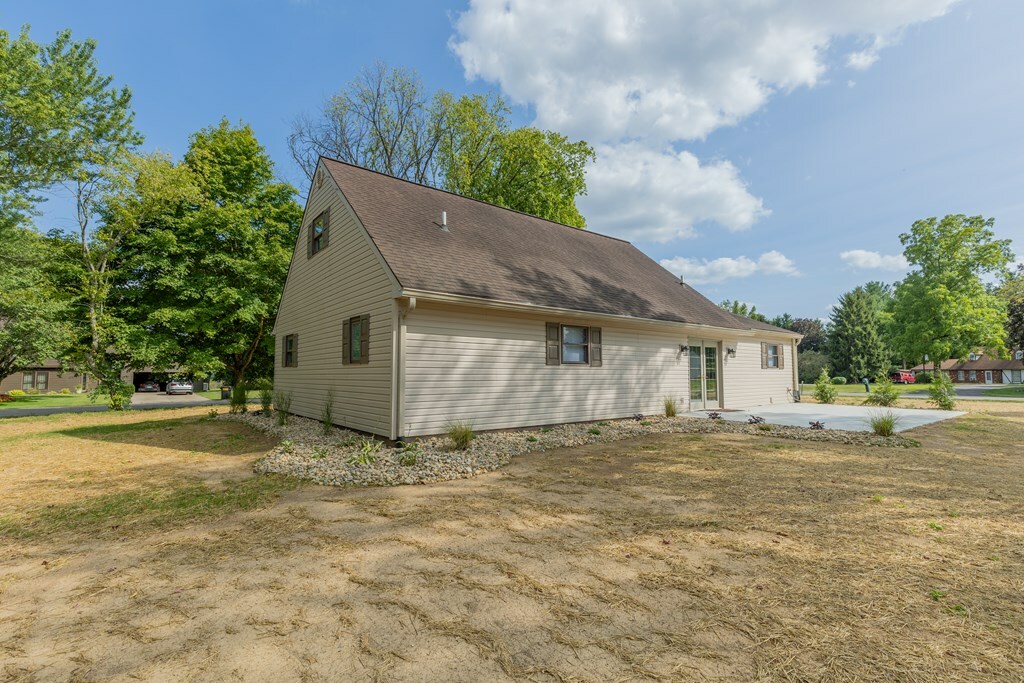 Property Photo:  156 Old Elm Road  OH 45601 