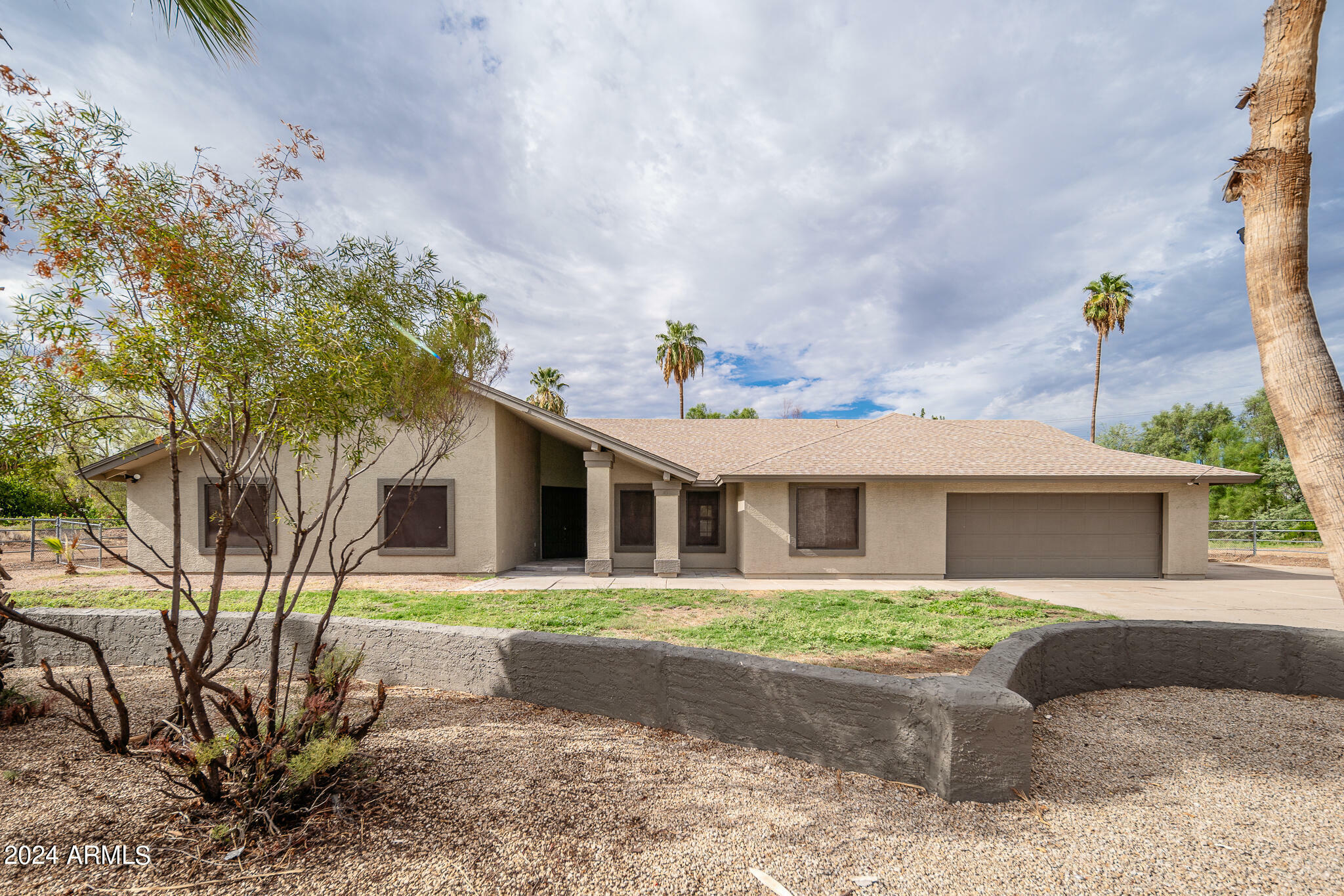 Property Photo:  6832 W Country Gables Drive  AZ 85381 