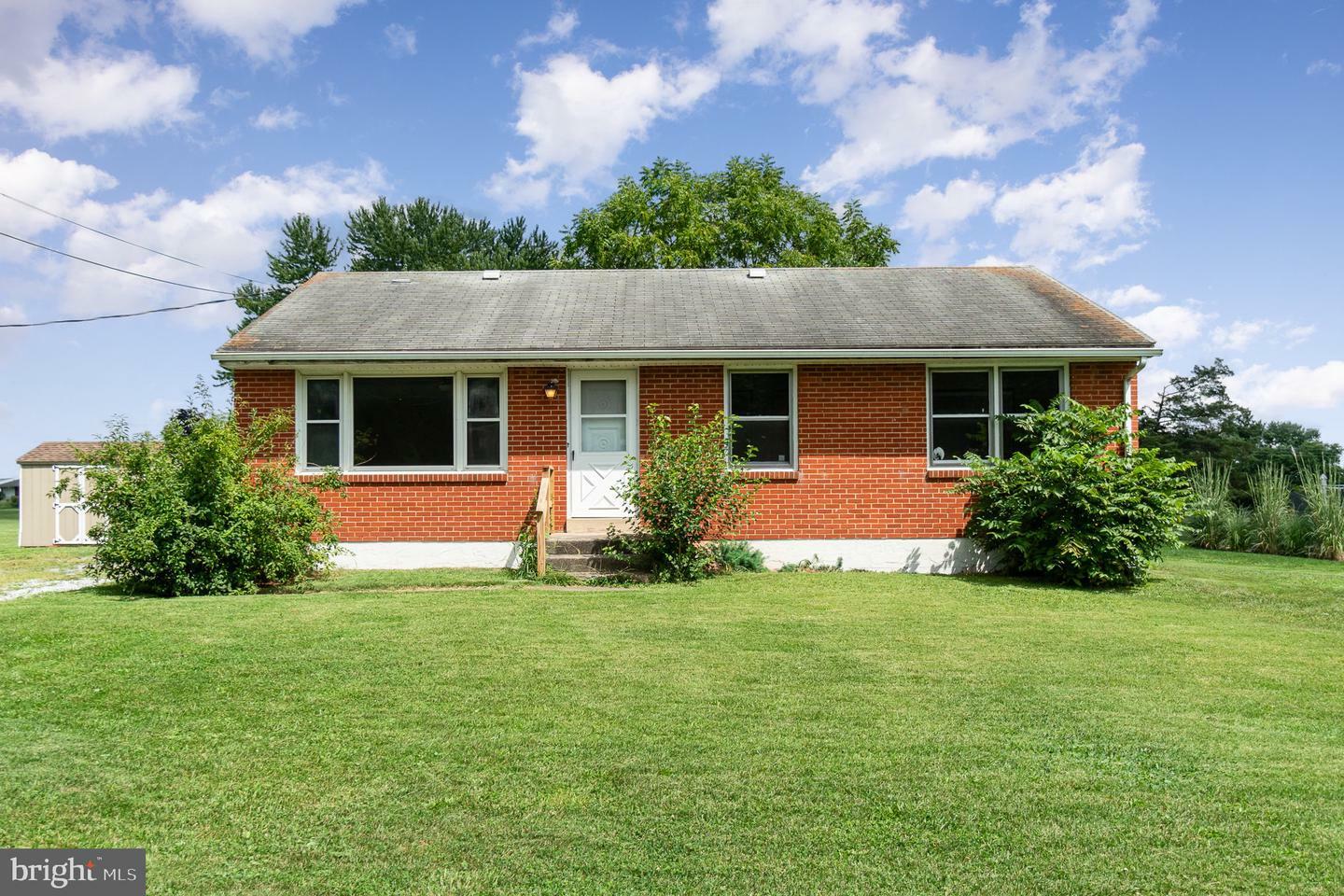 Property Photo:  158 Garden Avenue  PA 17057 