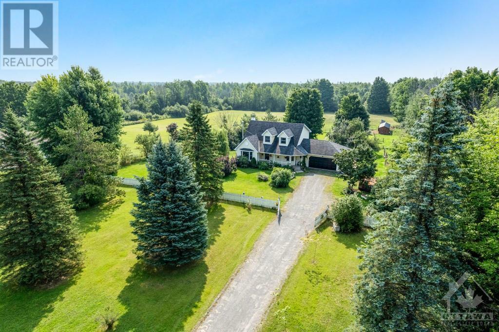 Photo de la propriété:  810 Kennedy Road  ON K0G 1J0 