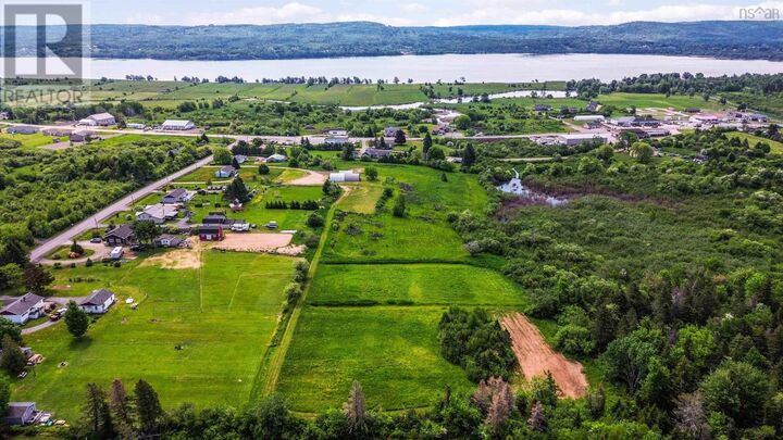 33 Parker Mountain Road — photo 1