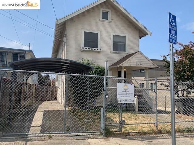 Property Photo: 2353 East 21st St CA 94601