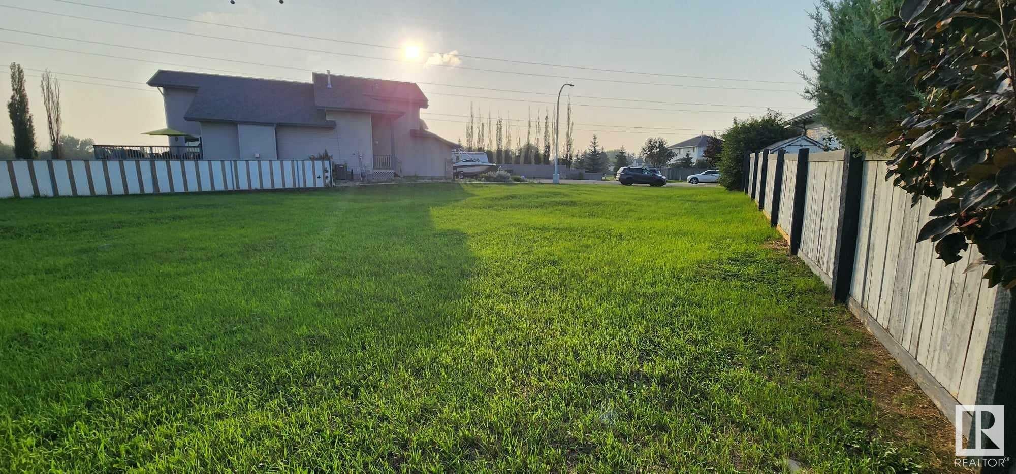 Property Photo:  14411 16 Street NW  AB T5Y 2V1 