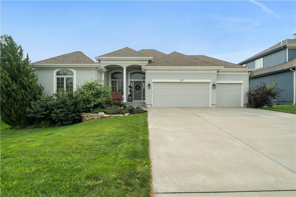 Property Photo:  20915 W 114th Place  KS 66061 