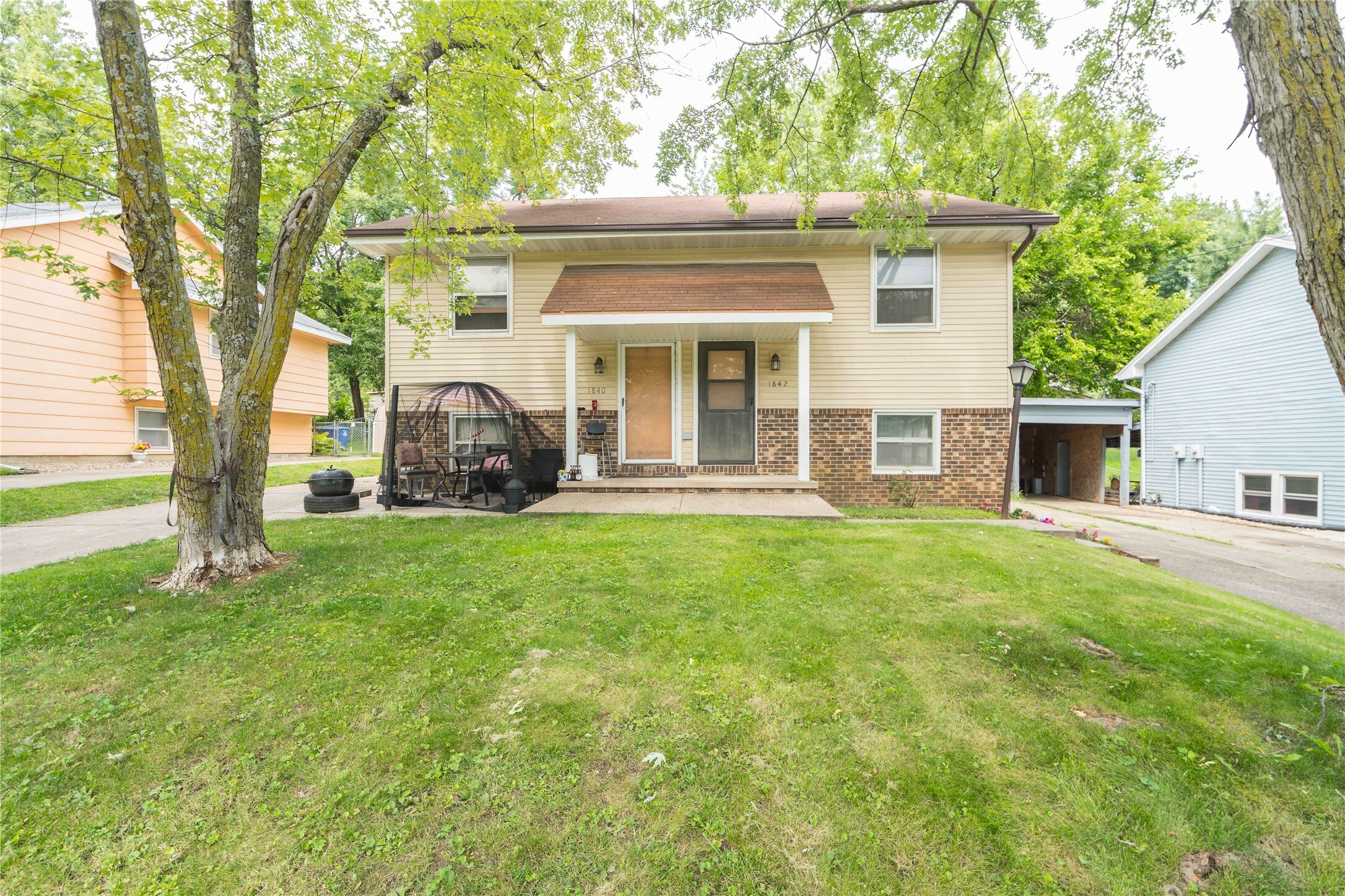 Property Photo:  1842 E Park Avenue  IA 50320 