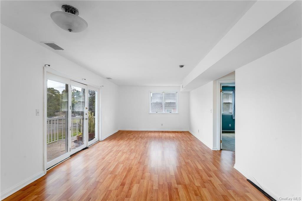 Property Photo:  37 Harbor Lane 2B  NY 10805 