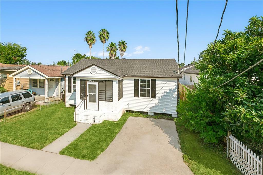 Property Photo:  917 S Sibley Street  LA 70003 