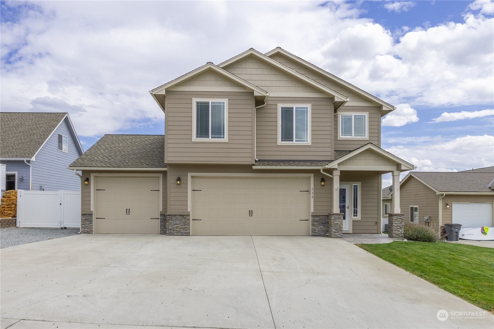 Property Photo: 136 Summer Breeze Road WA 98831