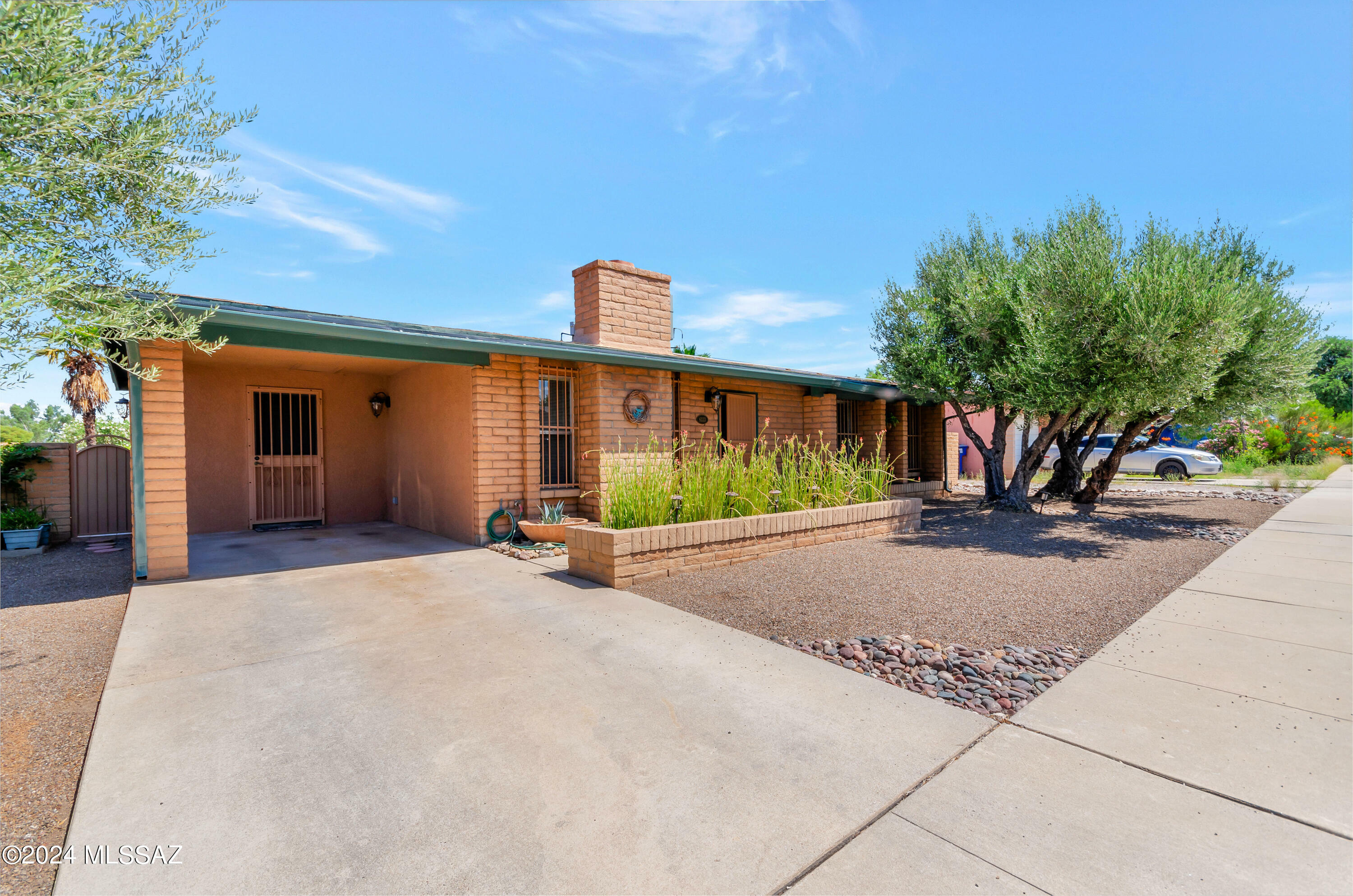 Property Photo:  8333 E Camarillo Drive  AZ 85730 