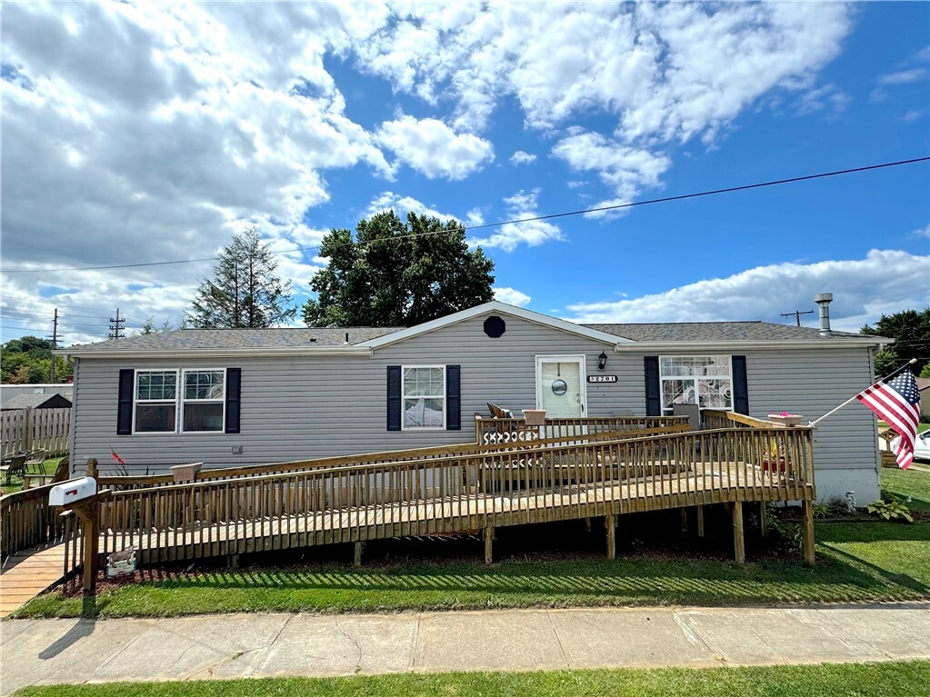 Property Photo:  2701 Watkins Avenue  PA 15650 