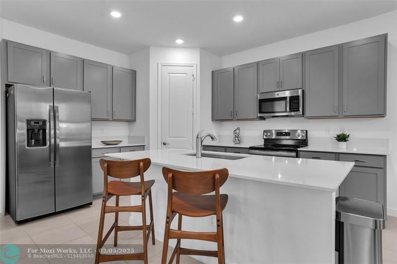 Property Photo:  9009 Zevon Ct 9009  FL 33467