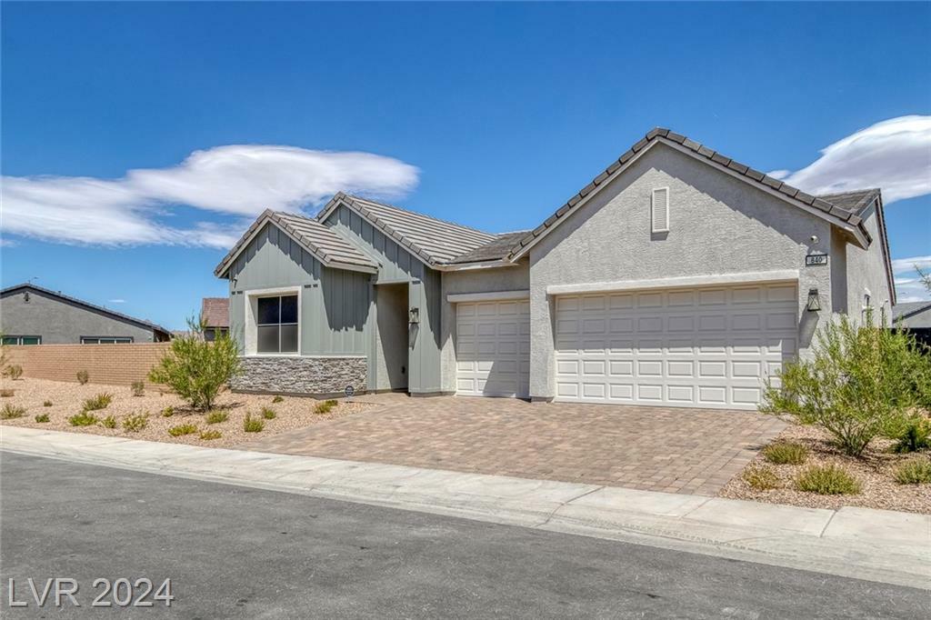 Property Photo:  840 Stepney Place  NV 89011 