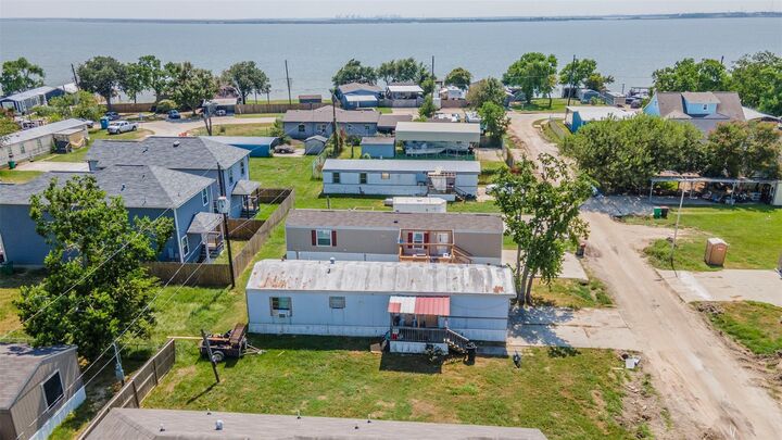 Property Photo:  131 Egret Canal S  TX 77523 