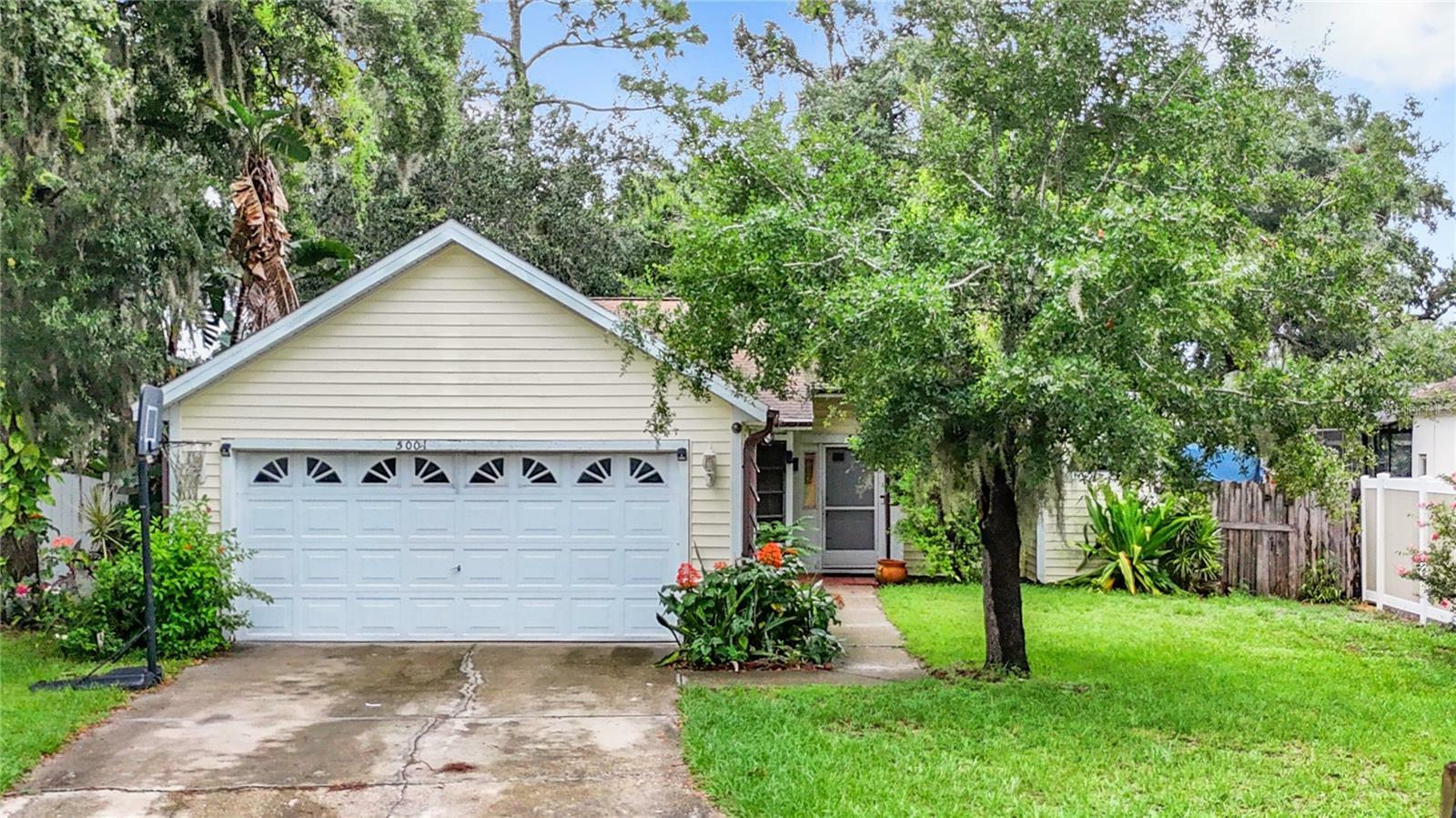 Property Photo:  5001 80th Avenue Circle E  FL 34243 