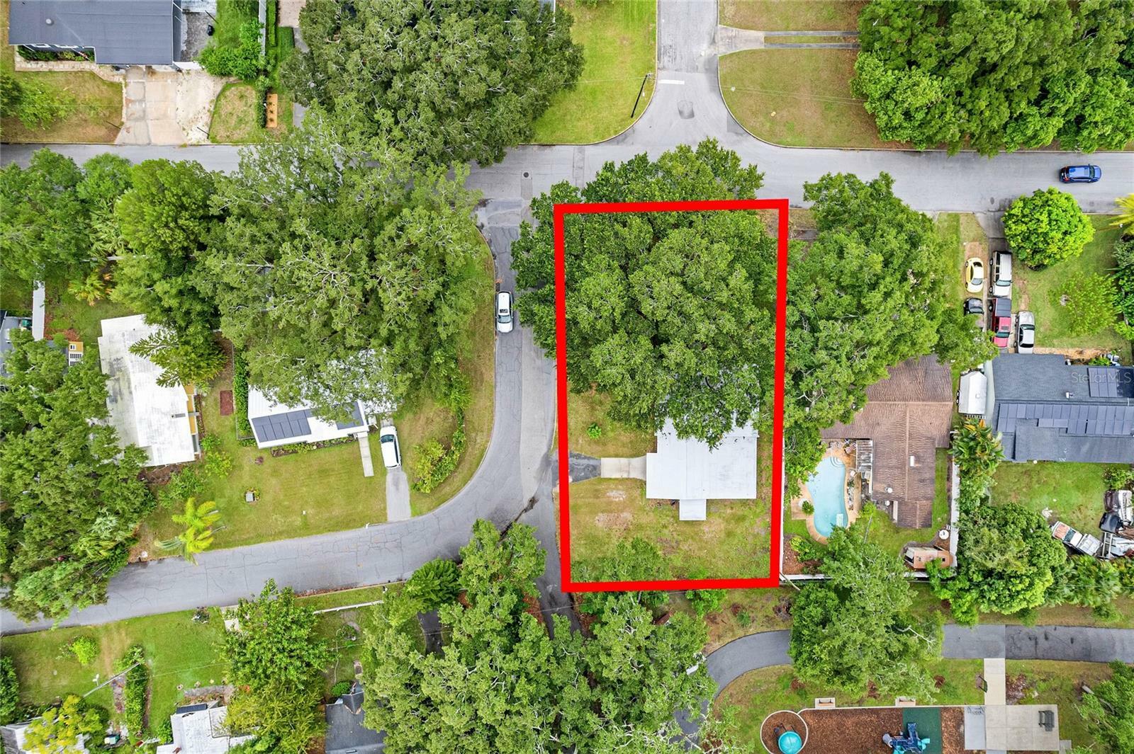 Property Photo:  200 E Newell Street  FL 34787 