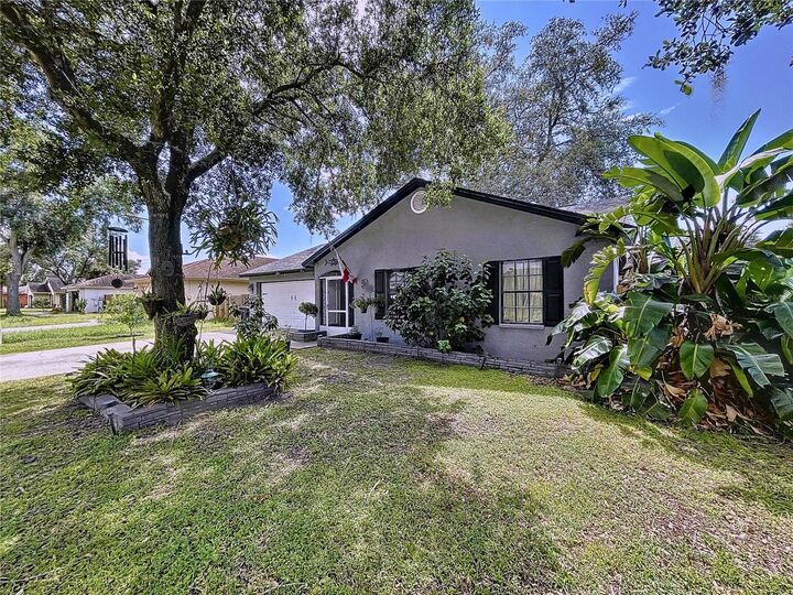 Property Photo:  1204 Windhorst Ridge Drive  FL 33510 