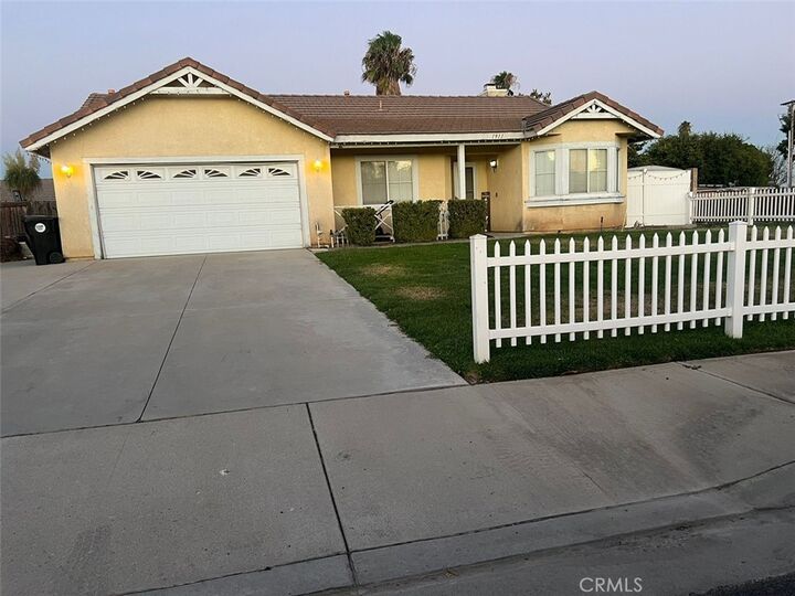 Property Photo:  1911 N Idyllwild Avenue  CA 92376 