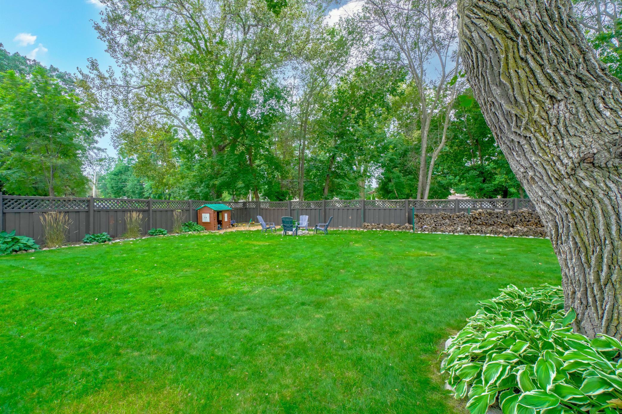 Property Photo:  128 Bridgewater Drive  MN 55127 