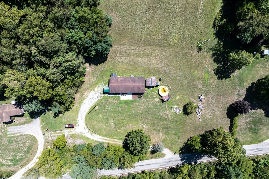 Property Photo:  610 Pleasant Valley Rd  PA 15301 