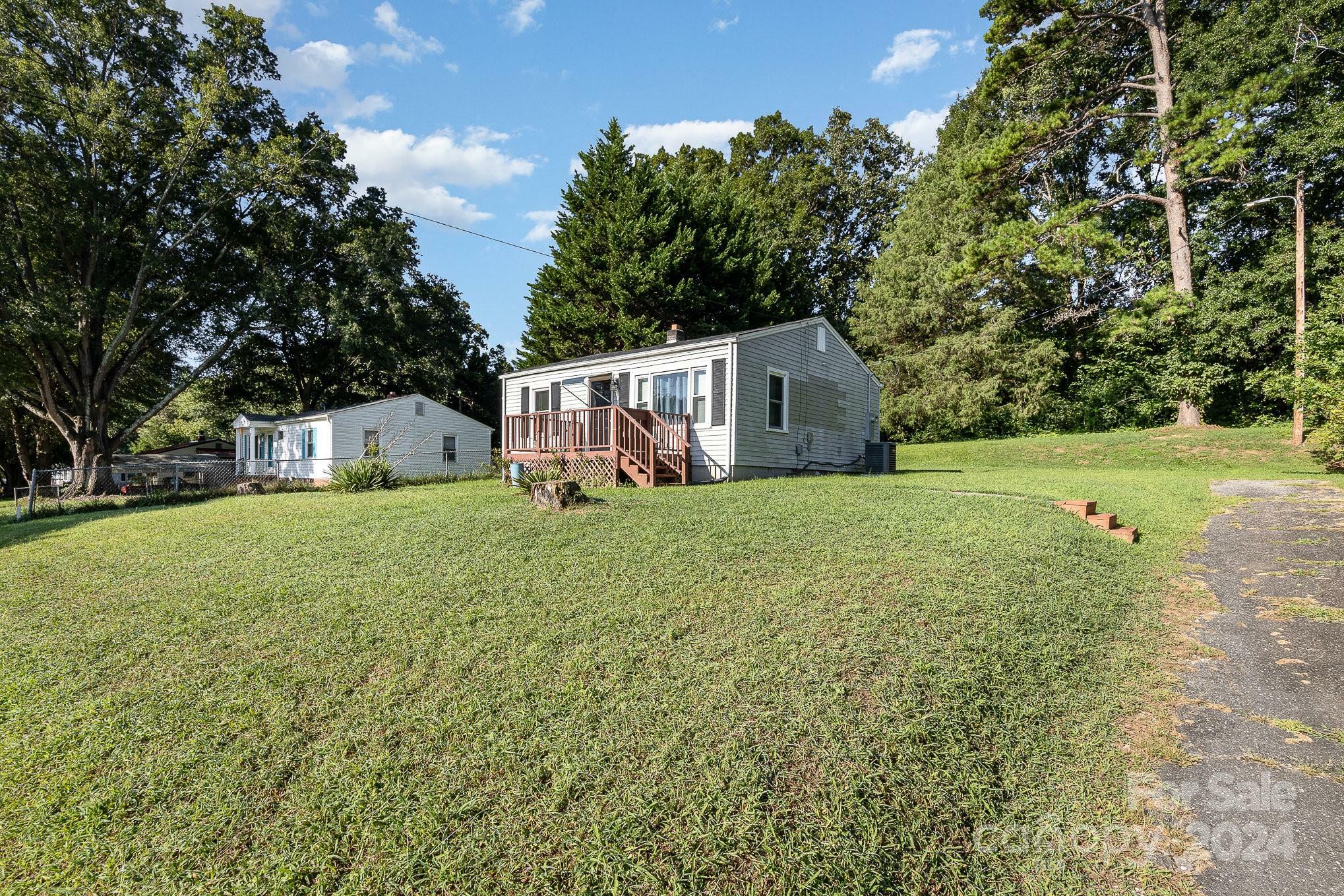 Property Photo:  2709 Springbrook Circle  NC 28052 