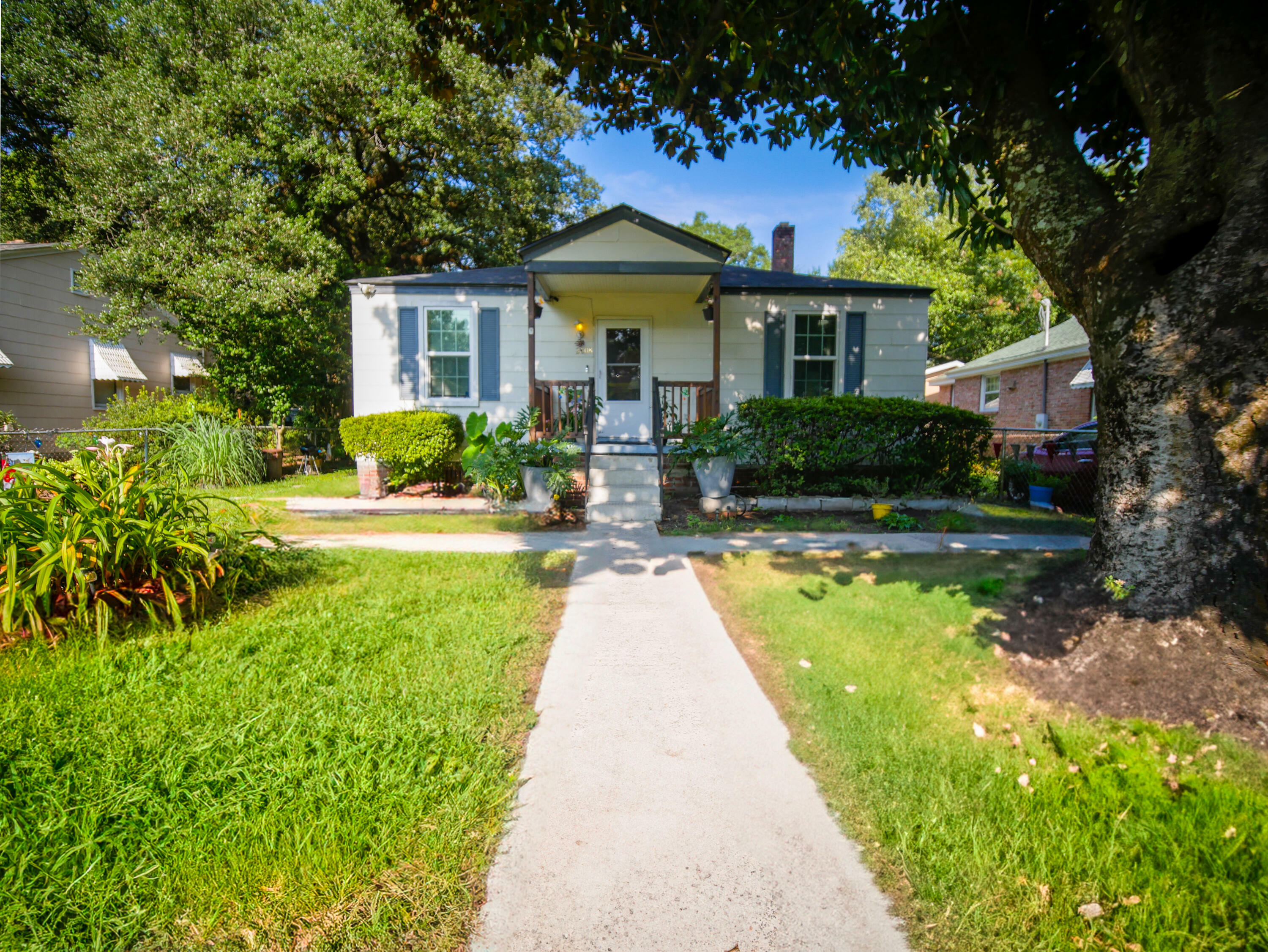 Property Photo:  2608 Seymour Avenue  SC 29405 