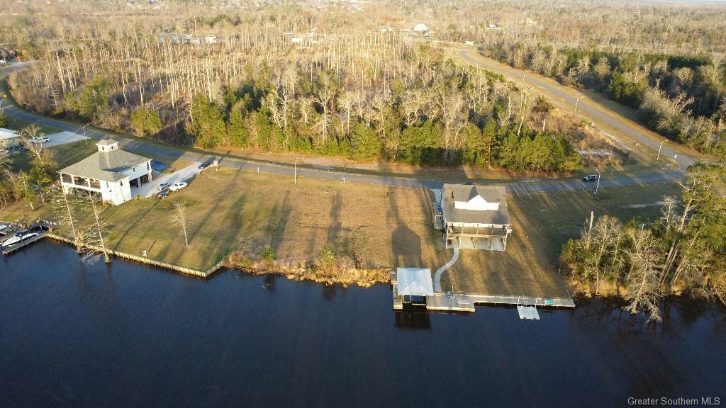 Property Photo:  8 River Moss Lane  LA  