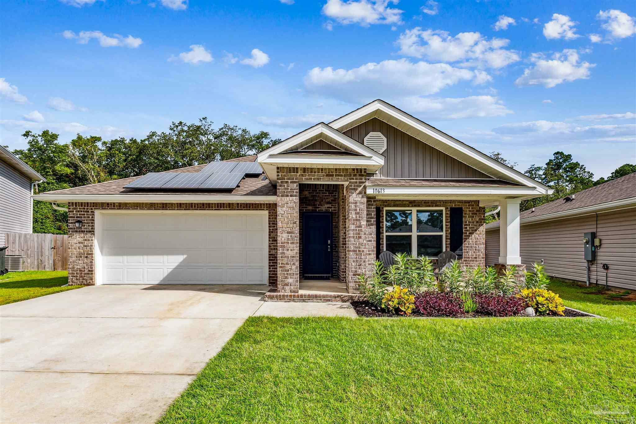 Property Photo:  10613 Queens Gate Cir  FL 32506 