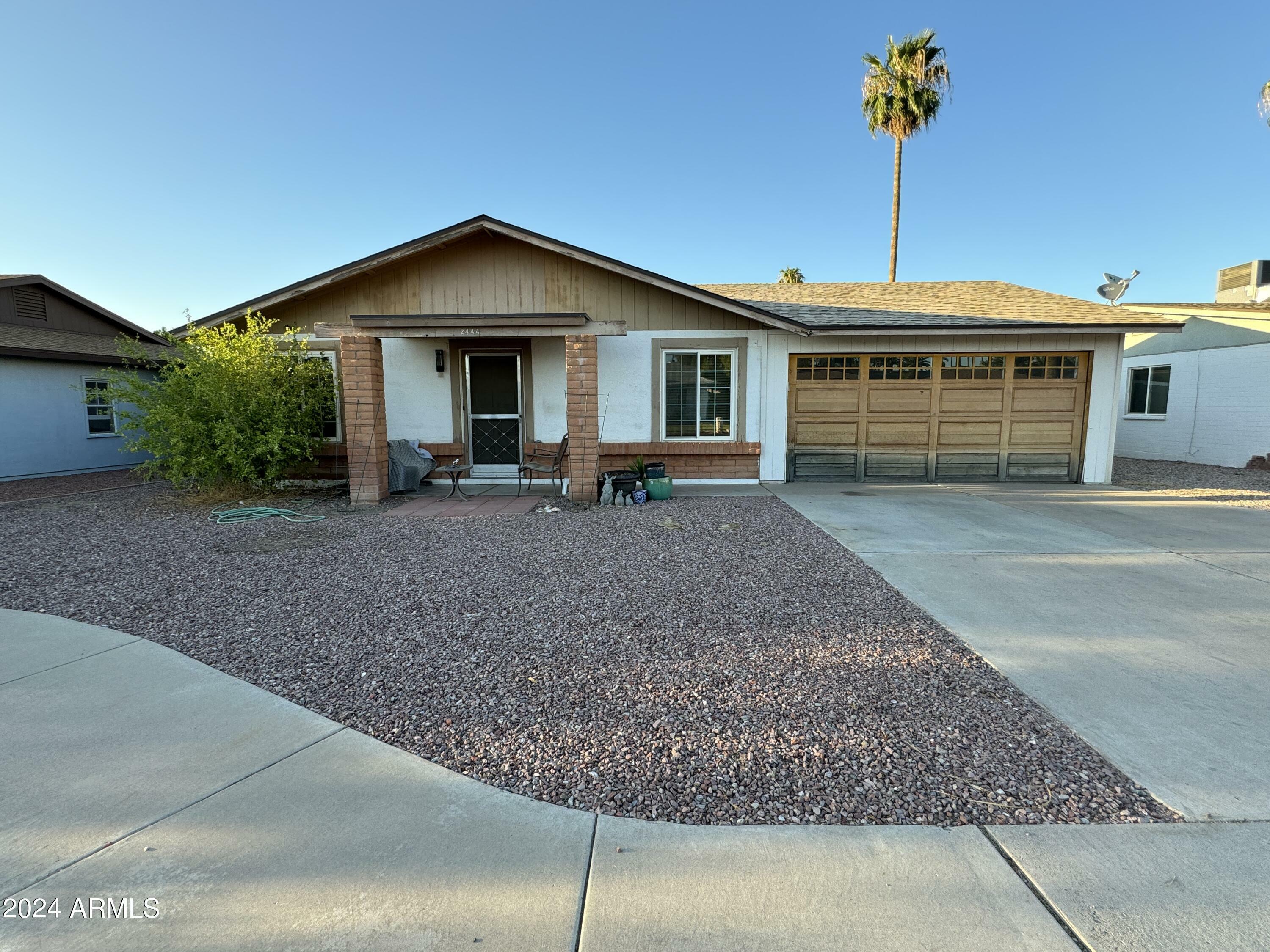 Property Photo:  2444 W Jacinto Avenue  AZ 85202 