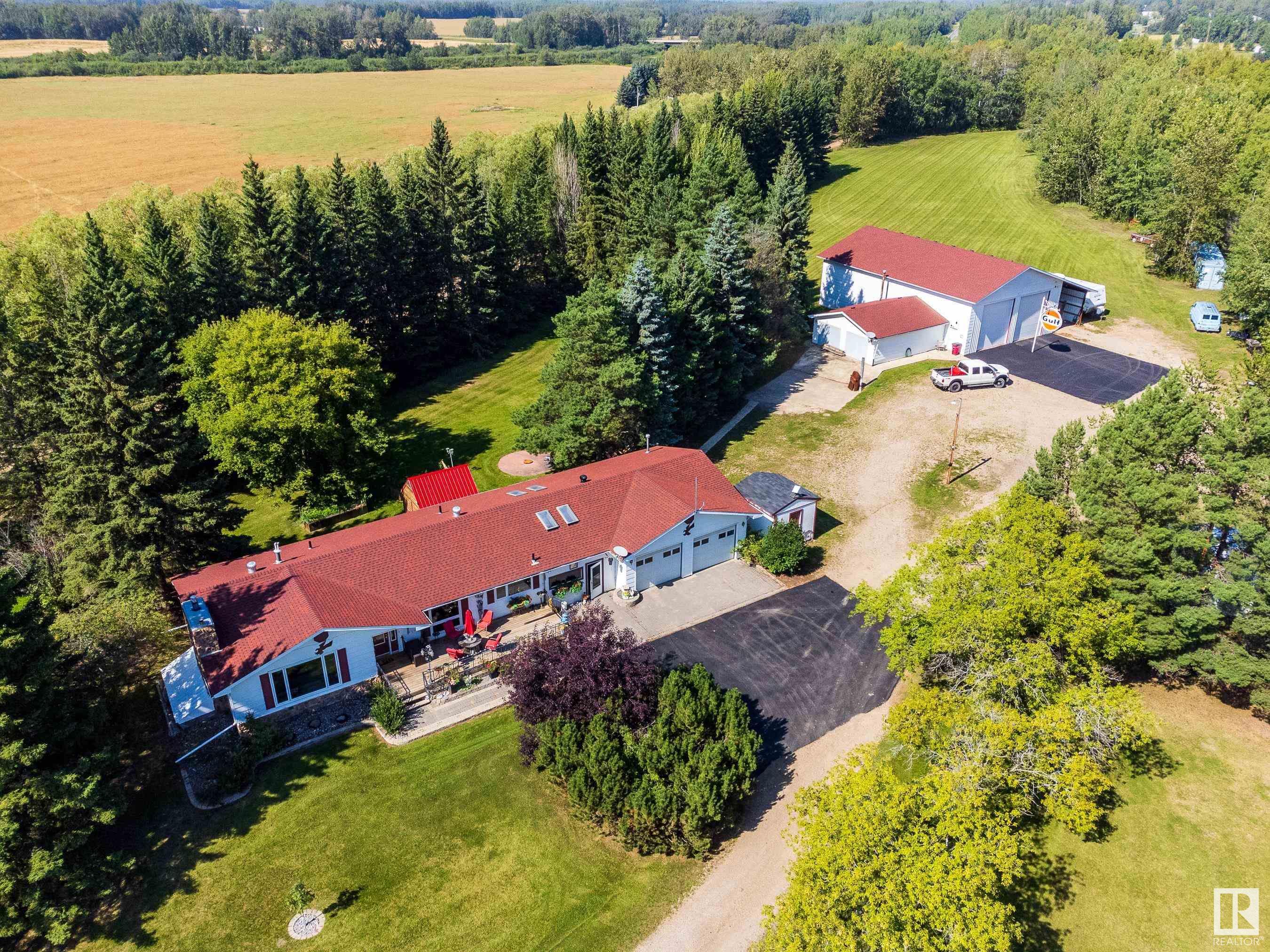 Property Photo: 27132 Twp Rd 632B AB T0G 1H0