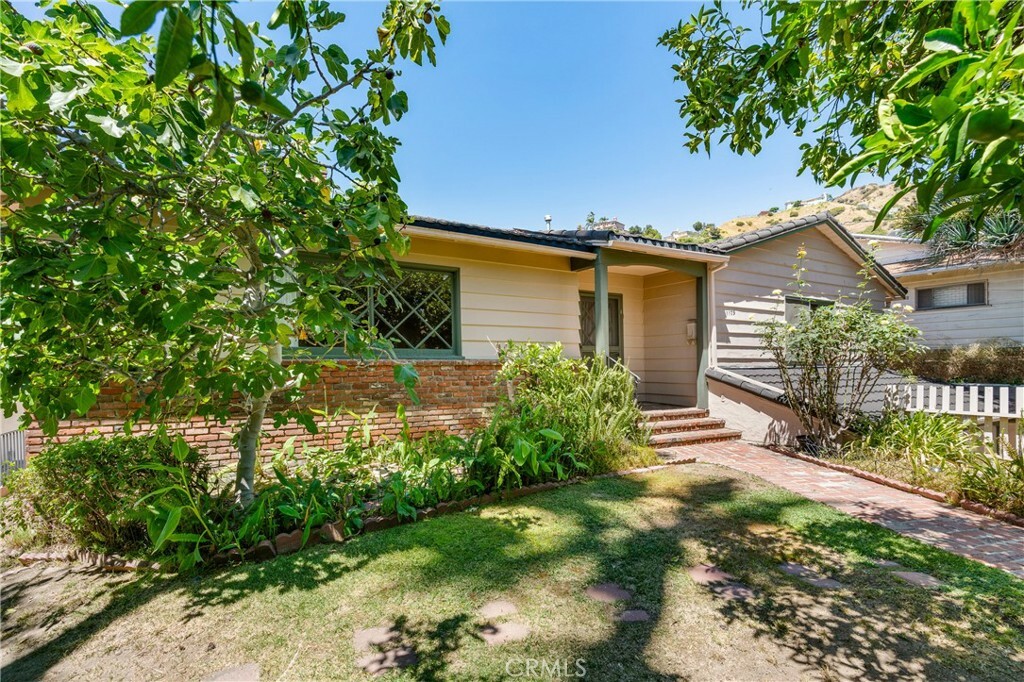 Property Photo:  1179 E Providencia Avenue  CA 91501 