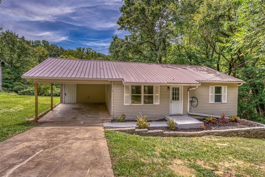 Property Photo:  514 Gordon Avenue  AR 72601 