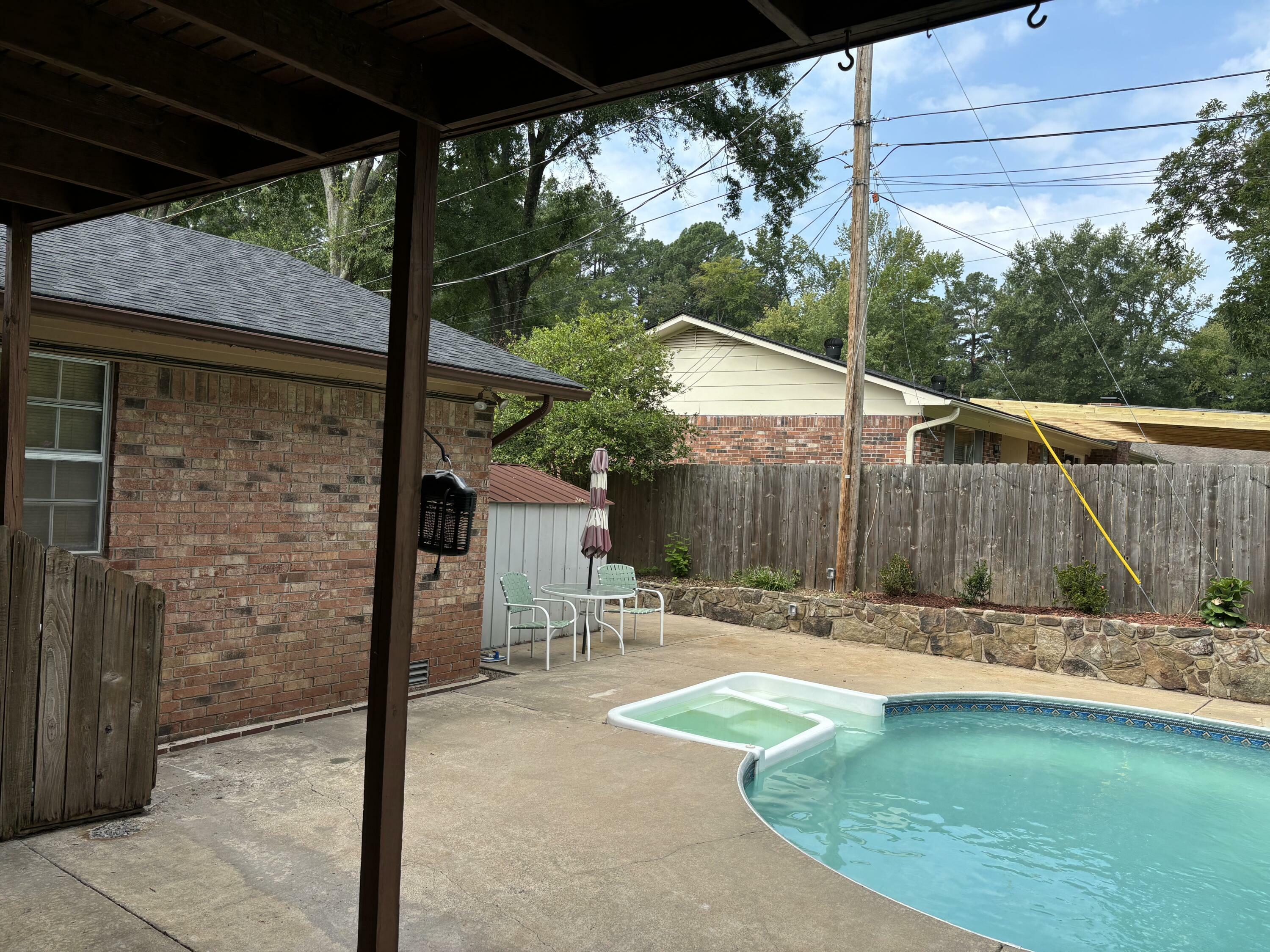 Property Photo:  2404 W 3 Rd Street  AR 72801 