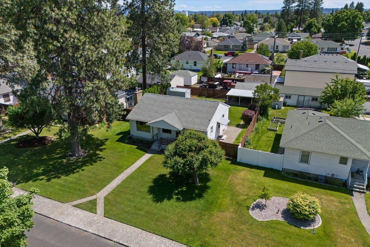 Property Photo:  421 W Joseph Ave  WA 99205 