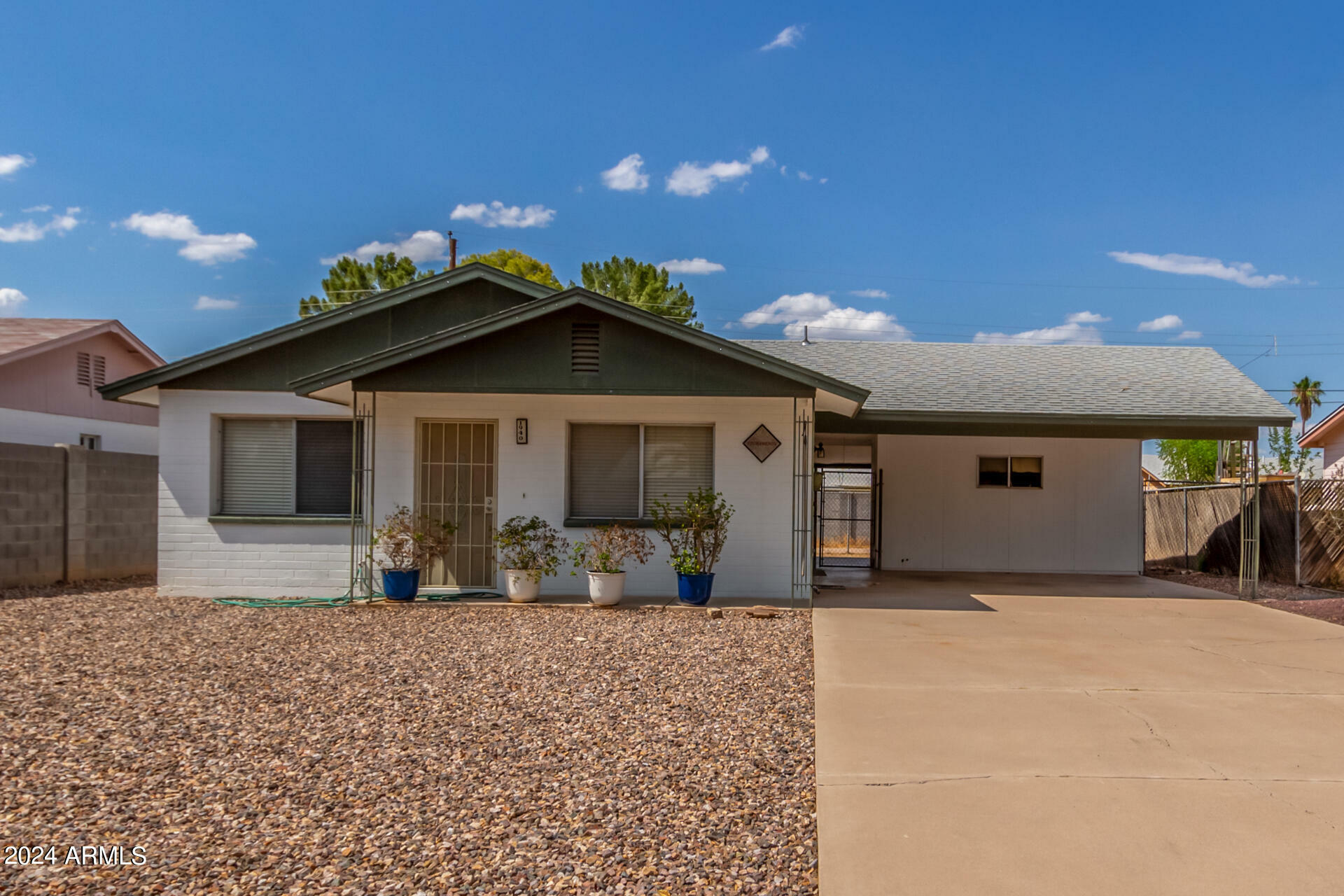 Property Photo:  1940 E Concorda Drive  AZ 85282 