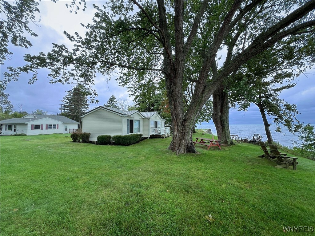 Property Photo:  9912 & 9910 Shorecliff Road  NY 14006 