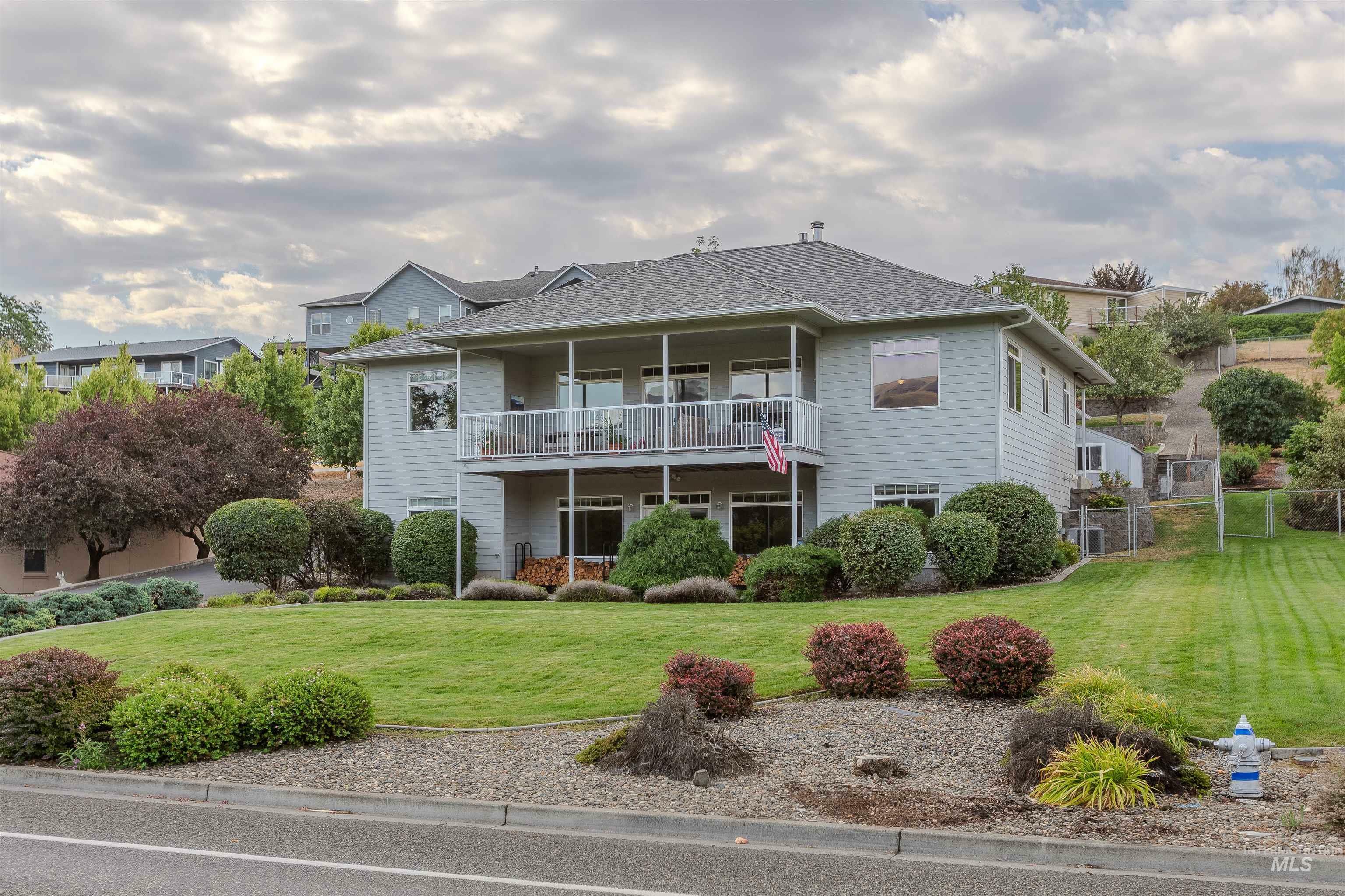 Property Photo:  1829 Elm Street  WA 99403 