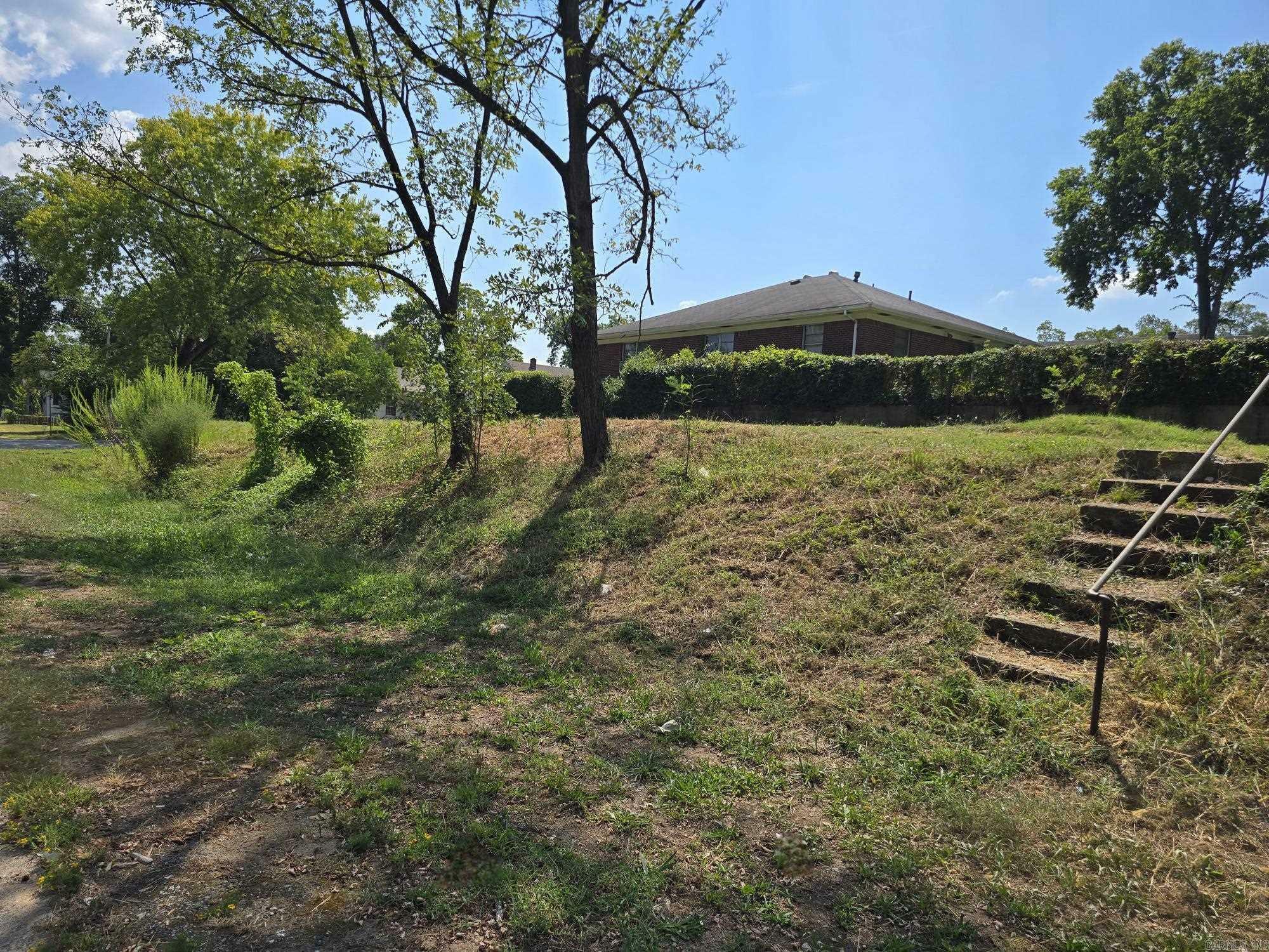 Property Photo:  1723 N Magnolia Street  AR 72114 