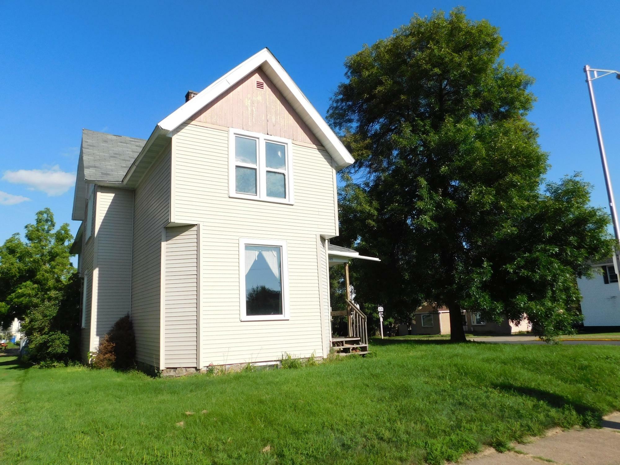 Property Photo:  101 Park St N  WI 54452 