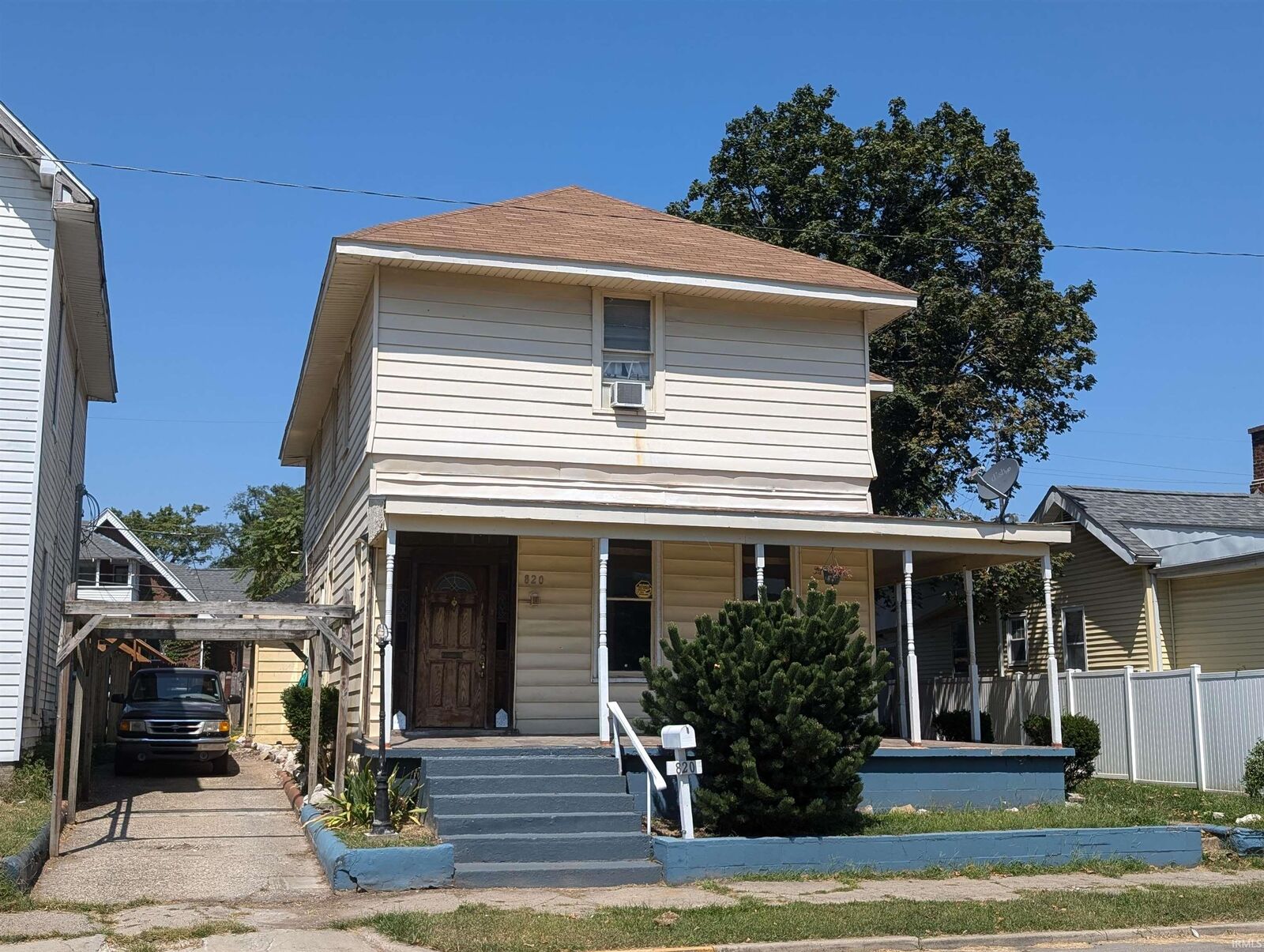 Property Photo: 820 N 7th Street IN 47591