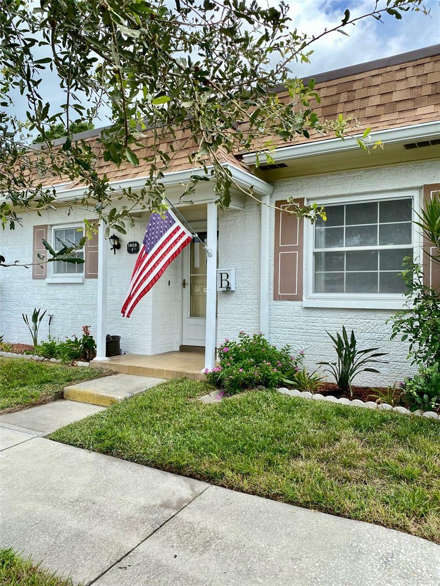 Property Photo:  1658 S Lake Avenue 1  FL 33756 