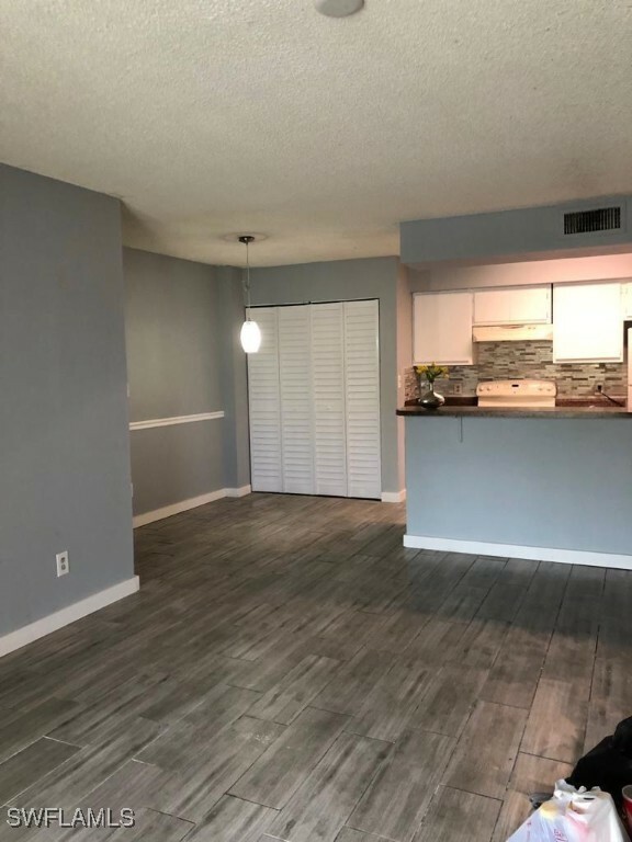 Property Photo:  5329 Summerlin Road 2911  FL 33919 