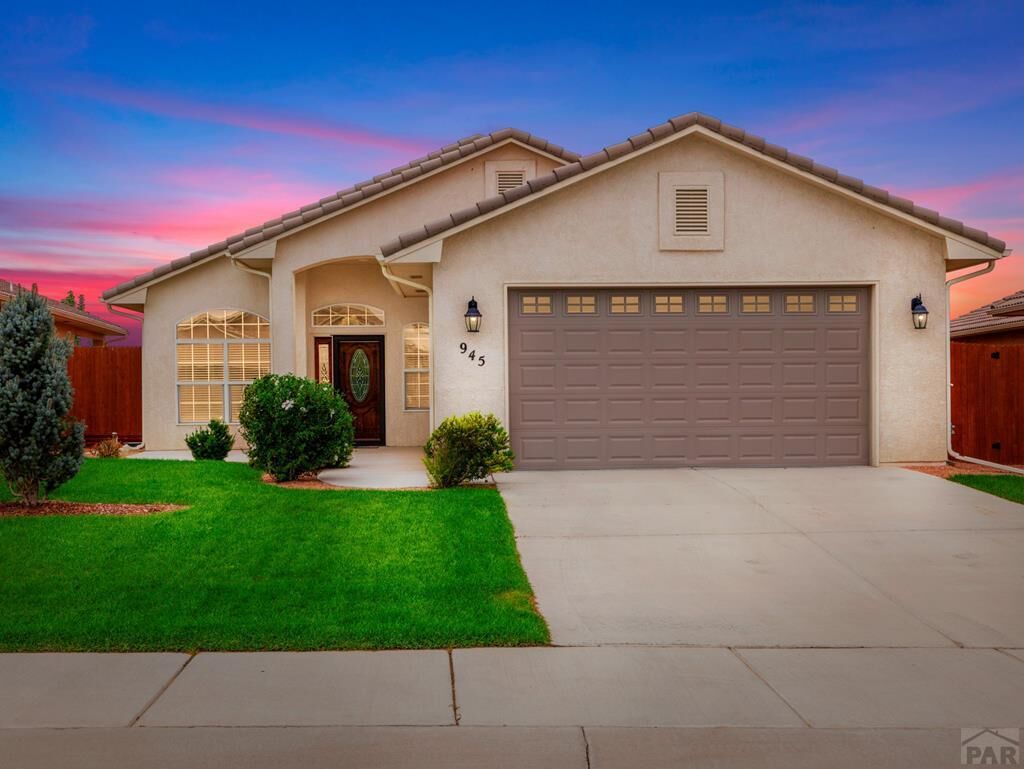 Property Photo:  945 Plumcrest  CO 81005 