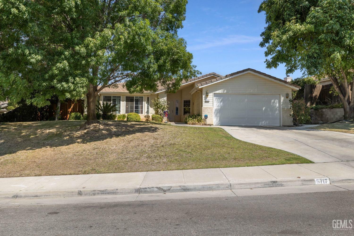 5717 Harpy Eagle Avenue  Bakersfield CA 93306 photo