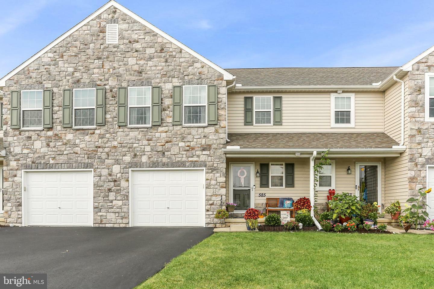 Property Photo:  585 Brookwood Drive  PA 17078 