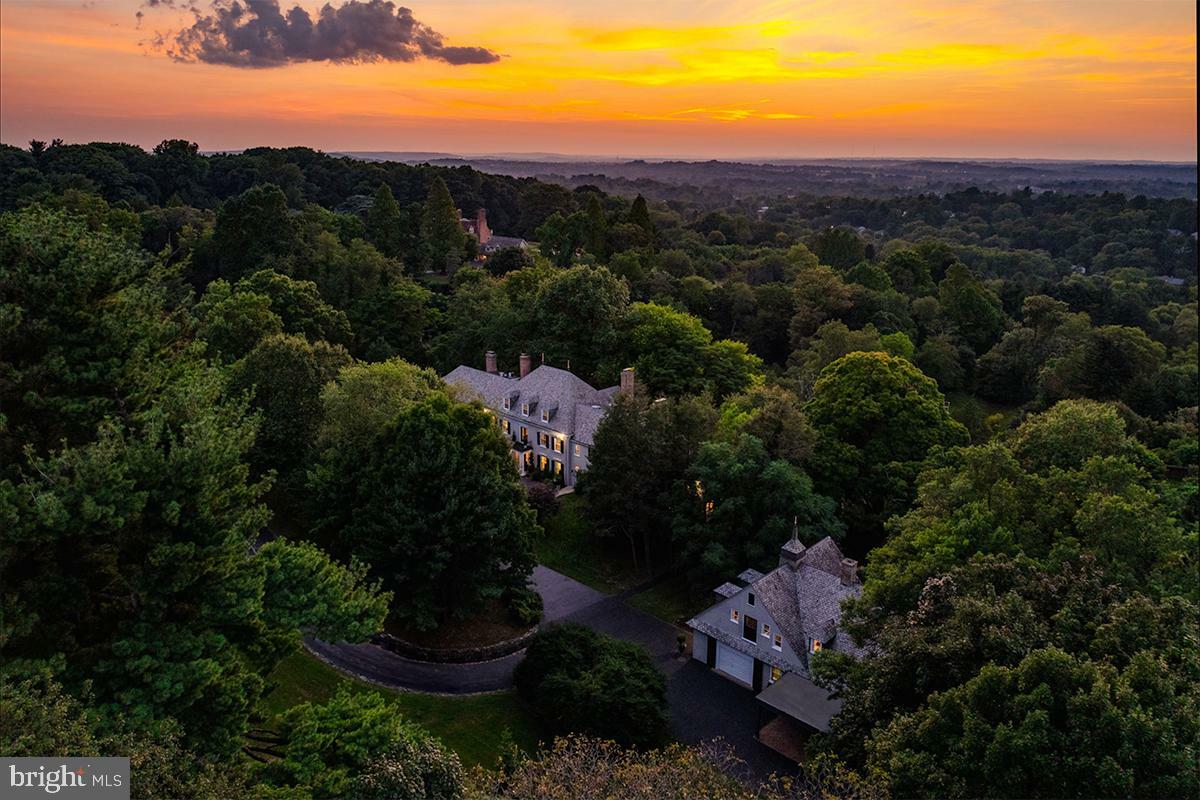 Property Photo: 8501 Flourtown Ave PA 19038