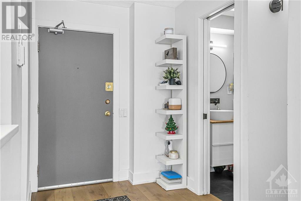 Property Photo:  151 Bay Street 905  ON K1R 7T2 