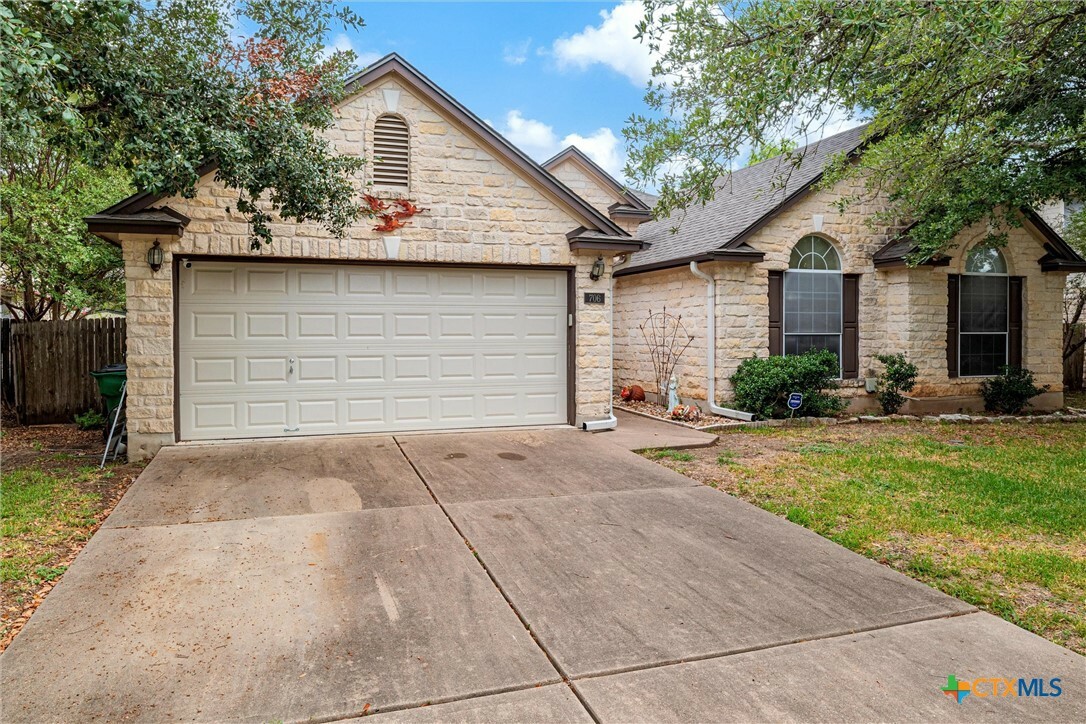 Property Photo:  706 Goodspeed Parkway  TX 78660 